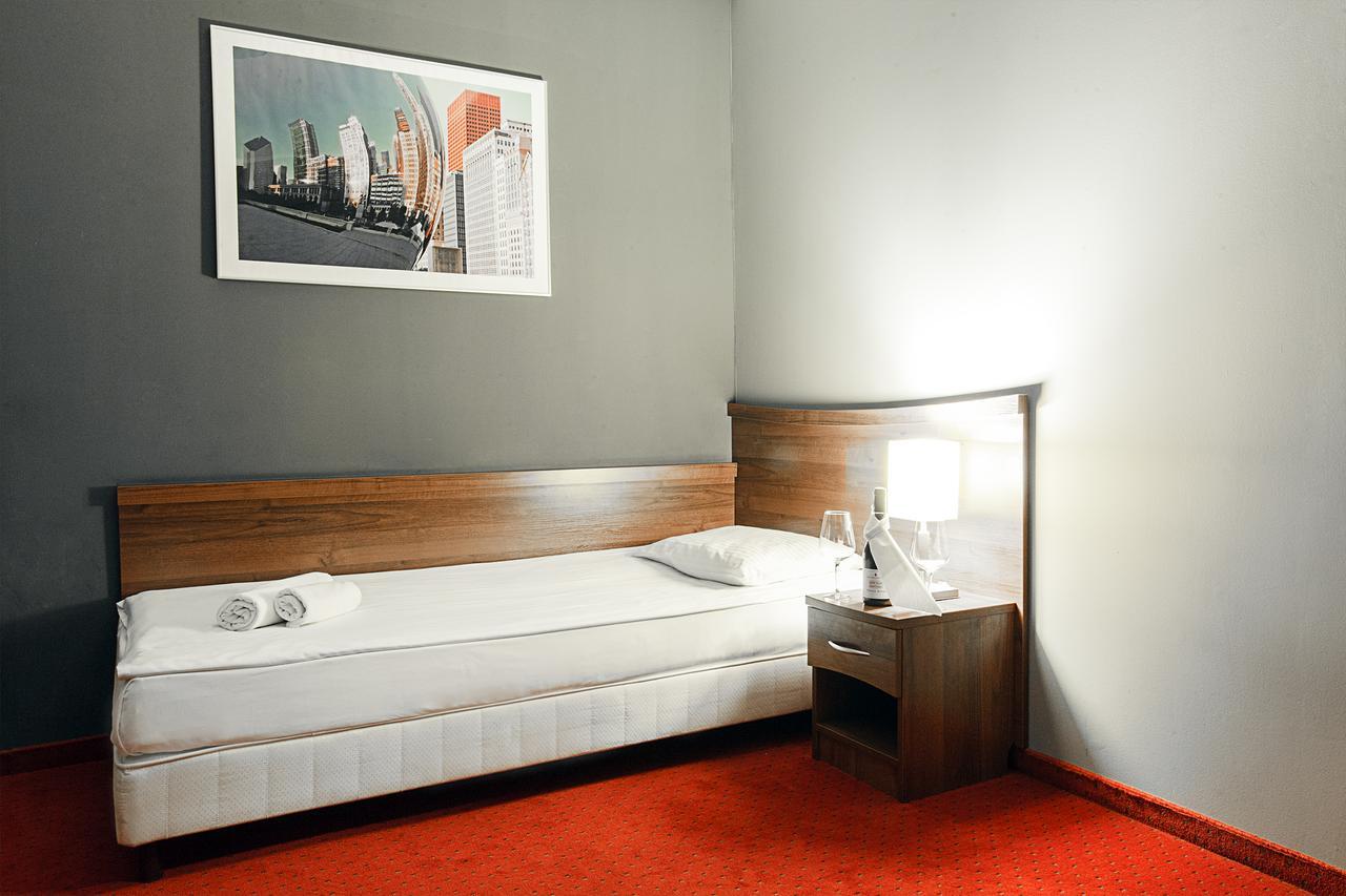 M Hotel วูดช์ ภายนอก รูปภาพ